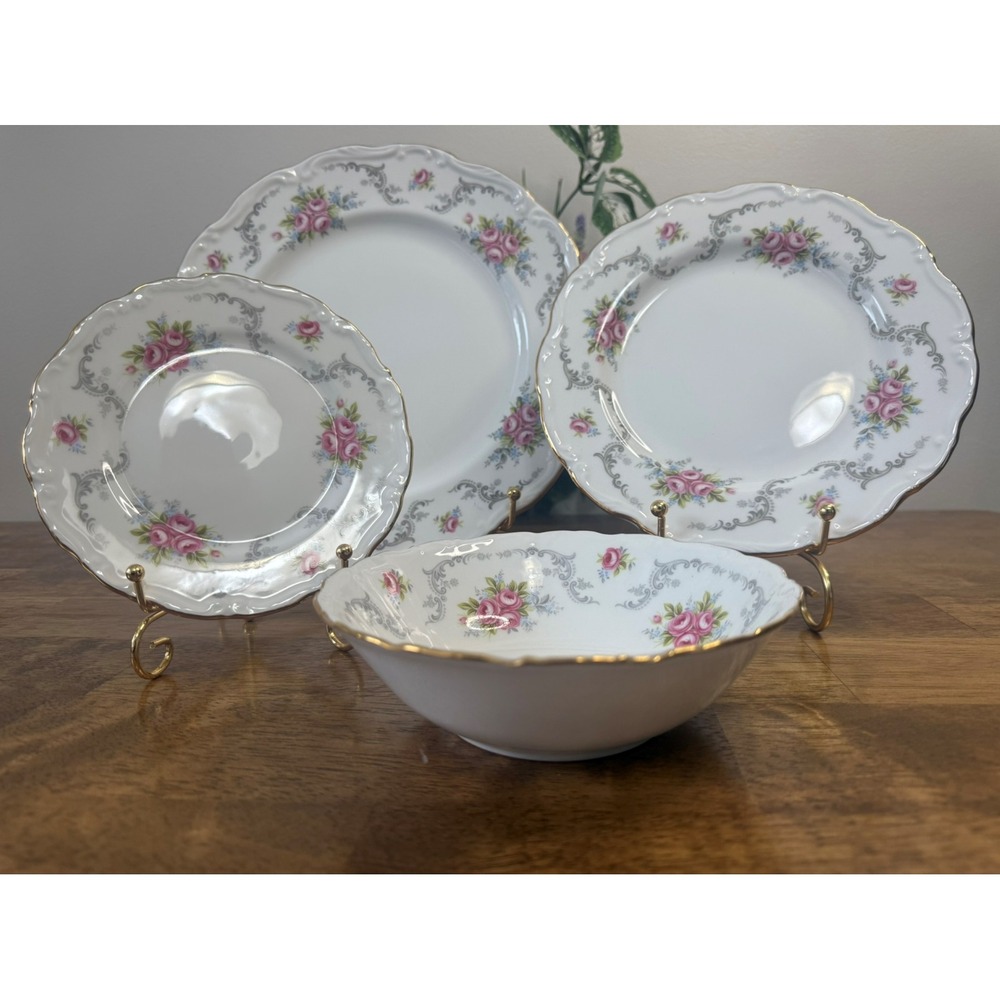 Vintage Royal Albert Tranquillity Bone‎ China Gilt Floral Place Setting England